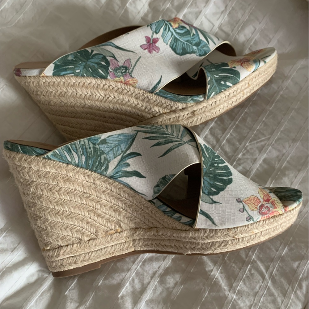 Call It Spring vegan Tropical Print Espadrille Wedges size 10